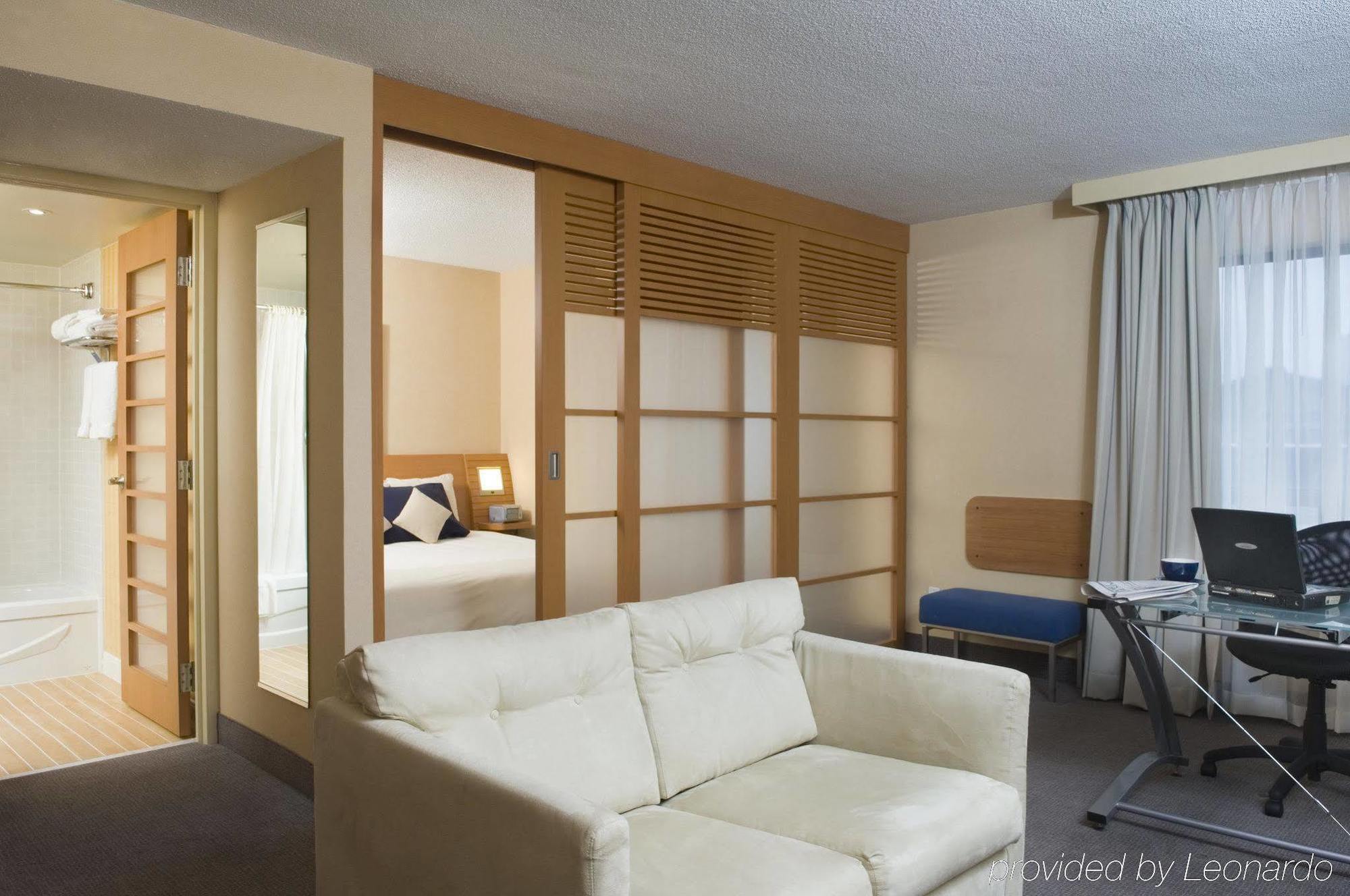 Doubletree By Hilton Downtown Hotel Ottawa